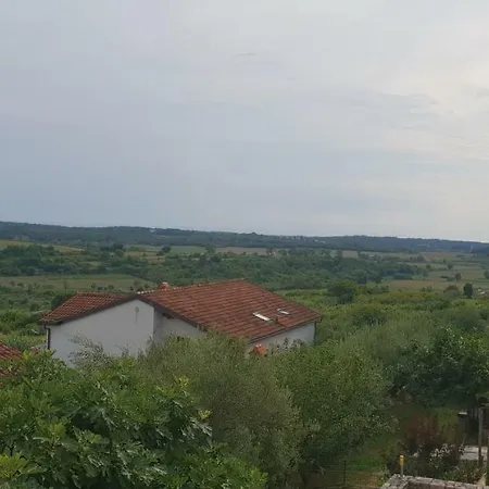Nyaraló House Lela *